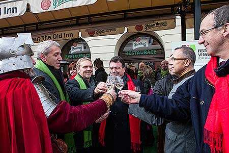 Slavnostní otevření Svatomartinského vína v Českém Krumlově 11.11.2013
