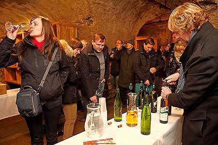 Víno na zámku Český Krumlov, Schwarzenberské archivní sklepy, V. nádvoří, 29.11.2013