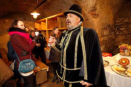 Víno na zámku Český Krumlov, Schwarzenberské archivní sklepy, V. nádvoří, 29.11.2013