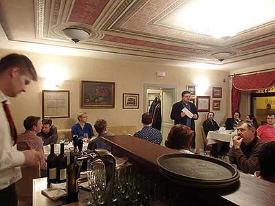 U Jakuba plavou ryby ve víně, Jakub restaurant Český Krumlov, 12.11.2014 (6/12)