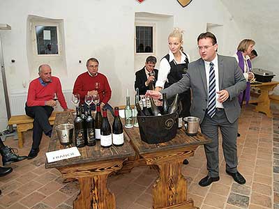Festival vína Český Krumlov®: Zahajovací večer s Premier Wines & Spirits 21. 10. 2016, zdroj: Festival vína Český Krumlov® 2016, foto: Jan Schinko (18/36)