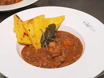 Festival vína Český Krumlov®: BÍLÉ FALCKO, ČERVENÉ TOSKÁNSKO, Tenis-Centrum 22. 10. 2016, zdroj: Festival vína Český Krumlov® 2016, foto: Jan Schinko (43/65)