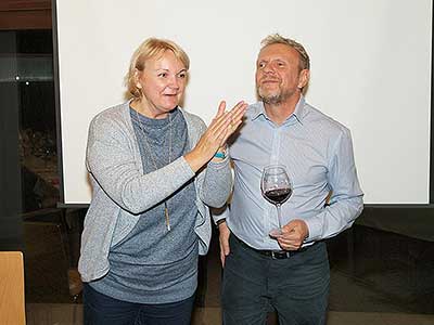 Festival vína Český Krumlov®: BÍLÉ FALCKO, ČERVENÉ TOSKÁNSKO, Tenis-Centrum 22. 10. 2016, zdroj: Festival vína Český Krumlov® 2016, foto: Jan Schinko (64/65)