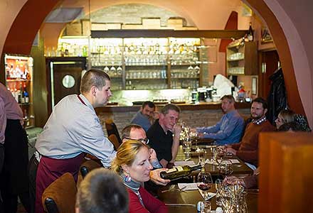 Festival vína Český Krumlov®: OCENĚNÁ MORAVA, Papa´s Living restaurant 2. 11. 2016, zdroj: Papa´s Living restaurant, foto: Papa´s Living restaurant (14/23)