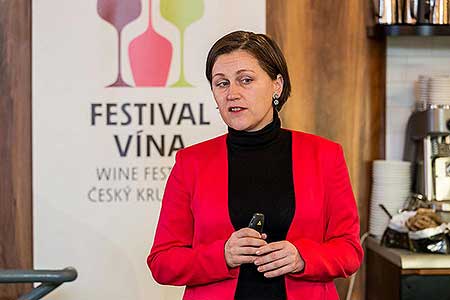 Festival vína Český Krumlov®: KLÁRA KOLLÁROVÁ - UNESCO & VÍNO III., café.bistro.winebar Kolektiv 4. 11. 2016, zdroj: Festival vína Český Krumlov® 2016, foto: Lubor Mrázek (20/56)