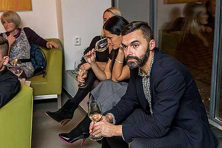 Festival vína Český Krumlov®: KLÁRA KOLLÁROVÁ - UNESCO & VÍNO III., café.bistro.winebar Kolektiv 4. 11. 2016, zdroj: Festival vína Český Krumlov® 2016, foto: Lubor Mrázek (44/56)