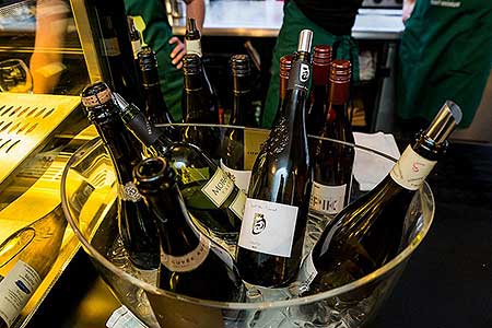 Festival vína Český Krumlov®: KLÁRA KOLLÁROVÁ - UNESCO & VÍNO III., café.bistro.winebar Kolektiv 4. 11. 2016, zdroj: Festival vína Český Krumlov® 2016, foto: Lubor Mrázek (56/56)