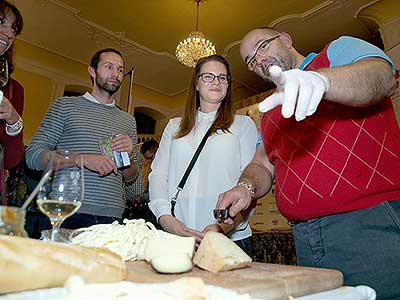 Festival vína Český Krumlov®: ZÁMECKÁ SLAVNOST VÍNA, Zámecká jízdárna 19. 11. 2016, zdroj: Festival vína Český Krumlov® 2016 (35/84)
