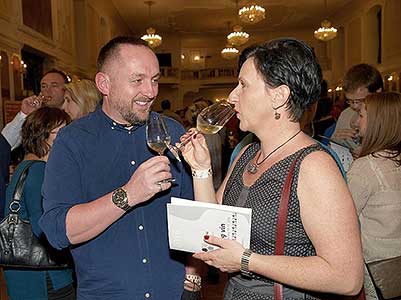 Festival vína Český Krumlov®: ZÁMECKÁ SLAVNOST VÍNA, Zámecká jízdárna 19. 11. 2016, zdroj: Festival vína Český Krumlov® 2016, foto: Jan Schinko (36/84)
