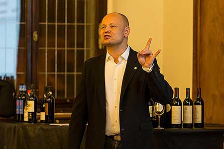 Festival vína Český Krumlov®: ŠPANĚLSKÝ VEČER S PREMIER WINES & SPIRITS A SOMELIEREM IVO DVOŘÁKEM, Hotel Růže 12. 11. 2016, zdroj: Festival vína Český Krumlov® 2016, foto: Lubor Mrázek (22/85)