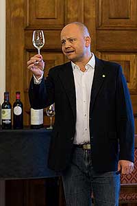 Festival vína Český Krumlov®: ŠPANĚLSKÝ VEČER S PREMIER WINES & SPIRITS A SOMELIEREM IVO DVOŘÁKEM, Hotel Růže 12. 11. 2016, zdroj: Festival vína Český Krumlov® 2016, foto: Lubor Mrázek (32/85)