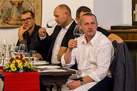 Festival vína Český Krumlov®: ŠPANĚLSKÝ VEČER S PREMIER WINES & SPIRITS A SOMELIEREM IVO DVOŘÁKEM, Hotel Růže 12. 11. 2016, zdroj: Festival vína Český Krumlov® 2016, foto: Lubor Mrázek (67/85)