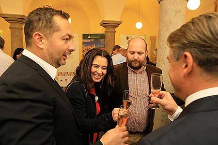 Festival vína Český Krumlov®: Zahajovací večer s Global Wines & Spirits, Sloupová síň na I. zámeckém nádvoří 20. 10. 2017, zdroj: Festival vína Český Krumlov® 2017, foto: Libor Sváček (11/100)