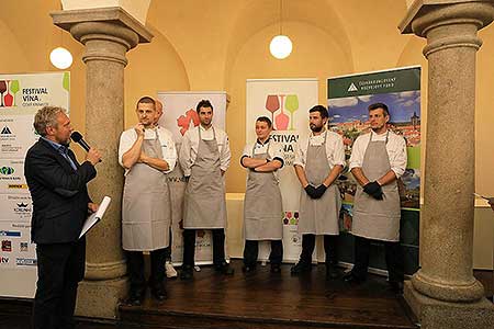Festival vína Český Krumlov®: Zahajovací večer s Global Wines & Spirits, Sloupová síň na I. zámeckém nádvoří 20. 10. 2017, zdroj: Festival vína Český Krumlov® 2017, foto: Libor Sváček (26/100)