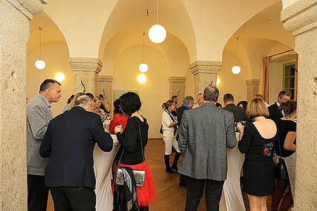 Festival vína Český Krumlov®: Zahajovací večer s Global Wines & Spirits, Sloupová síň na I. zámeckém nádvoří 20. 10. 2017, zdroj: Festival vína Český Krumlov® 2017, foto: Libor Sváček (40/100)