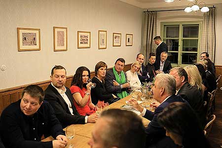 Festival vína Český Krumlov®: Zahajovací večer s Global Wines & Spirits, Sloupová síň na I. zámeckém nádvoří 20. 10. 2017, zdroj: Festival vína Český Krumlov® 2017, foto: Libor Sváček (47/100)
