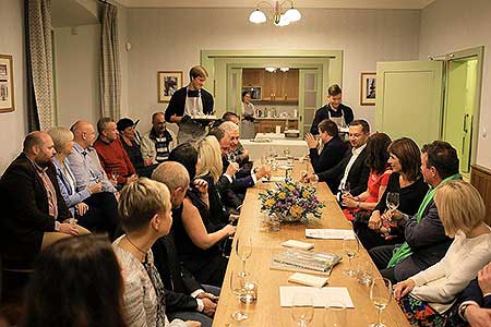 Festival vína Český Krumlov®: Zahajovací večer s Global Wines & Spirits, Sloupová síň na I. zámeckém nádvoří 20. 10. 2017, zdroj: Festival vína Český Krumlov® 2017, foto: Libor Sváček (50/100)