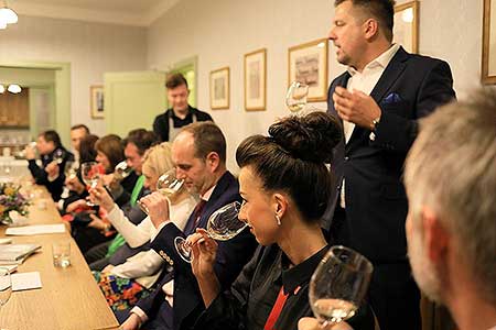 Festival vína Český Krumlov®: Zahajovací večer s Global Wines & Spirits, Sloupová síň na I. zámeckém nádvoří 20. 10. 2017, zdroj: Festival vína Český Krumlov® 2017, foto: Libor Sváček (51/100)