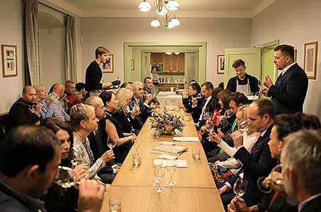 Festival vína Český Krumlov®: Zahajovací večer s Global Wines & Spirits, Sloupová síň na I. zámeckém nádvoří 20. 10. 2017, zdroj: Festival vína Český Krumlov® 2017, foto: Libor Sváček (54/100)