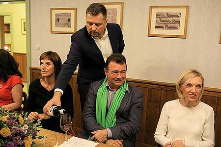 Festival vína Český Krumlov®: Zahajovací večer s Global Wines & Spirits, Sloupová síň na I. zámeckém nádvoří 20. 10. 2017, zdroj: Festival vína Český Krumlov® 2017, foto: Libor Sváček (60/100)