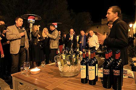 Festival vína Český Krumlov®: Zahajovací večer s Global Wines & Spirits, Sloupová síň na I. zámeckém nádvoří 20. 10. 2017, zdroj: Festival vína Český Krumlov® 2017, foto: Libor Sváček (69/100)