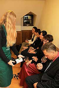 Festival vína Český Krumlov®: Zahajovací večer s Global Wines & Spirits, Sloupová síň na I. zámeckém nádvoří 20. 10. 2017, zdroj: Festival vína Český Krumlov® 2017, foto: Libor Sváček (73/100)