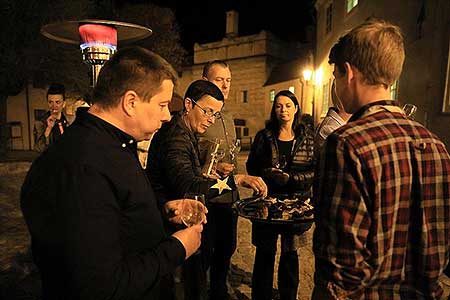 Festival vína Český Krumlov®: Zahajovací večer s Global Wines & Spirits, Sloupová síň na I. zámeckém nádvoří 20. 10. 2017, zdroj: Festival vína Český Krumlov® 2017, foto: Libor Sváček (78/100)