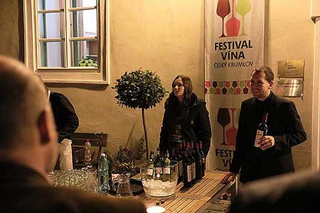 Festival vína Český Krumlov®: Zahajovací večer s Global Wines & Spirits, Sloupová síň na I. zámeckém nádvoří 20. 10. 2017, zdroj: Festival vína Český Krumlov® 2017, foto: Libor Sváček (91/100)