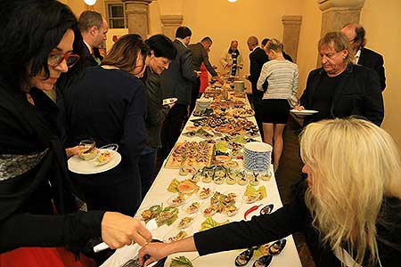 Festival vína Český Krumlov®: Zahajovací večer s Global Wines & Spirits, Sloupová síň na I. zámeckém nádvoří 20. 10. 2017, zdroj: Festival vína Český Krumlov® 2017, foto: Libor Sváček (92/100)