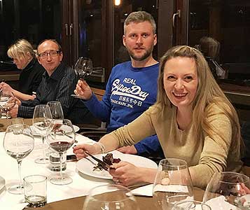 Festival vína Český Krumlov®: Degustace Pavel Springer a Českokrumlovské sdružení kuchařské, Tenis-Centrum 13. 4. 2017, zdroj: Festival vína Český Krumlov® 2017, foto: Festival vína Český Krumlov® 2017 (16/21)