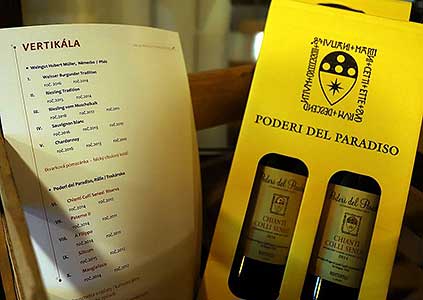 Festival vína Český Krumlov: Vertikála - srovnávací degustace různých ročníků Toskánsko a Pfalz, Tenis-Centrum 27. 10. 2017, zdroj: Festival vína Český Krumlov® 2017, foto: Festival vína Český Krumlov® 2017 (2/19)