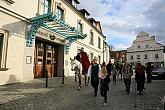 Festival vína Český Krumlov®: Příjezd svatého Martina a ochutnávka Svatomartinského vína 11. 11. 2017, zdroj: Festival vína Český Krumlov® 2017, foto: Libor Sváček