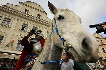 Festival vína Český Krumlov®: Příjezd svatého Martina a ochutnávka Svatomartinského vína 11. 11. 2017, zdroj: Festival vína Český Krumlov® 2017, foto: Libor Sváček (53/99)