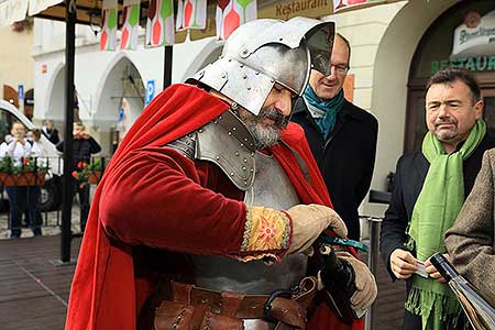 Festival vína Český Krumlov®: Příjezd svatého Martina a ochutnávka Svatomartinského vína 11. 11. 2017, zdroj: Festival vína Český Krumlov® 2017, foto: Libor Sváček (55/99)