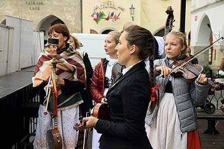 Festival vína Český Krumlov®: Příjezd svatého Martina a ochutnávka Svatomartinského vína 11. 11. 2017, zdroj: Festival vína Český Krumlov® 2017, foto: Libor Sváček (89/99)