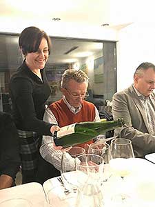 Festival vína Český Krumlov®: Klára Kollárová - má oblíbená vína, café.bistro.winebar KOLEKTIV 16. 11. 2017, zdroj: Festival vína Český Krumlov® 2017 (2/14)