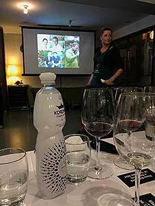 Festival vína Český Krumlov®: Klára Kollárová - má oblíbená vína, café.bistro.winebar KOLEKTIV 16. 11. 2017, zdroj: Festival vína Český Krumlov® 2017 (10/14)