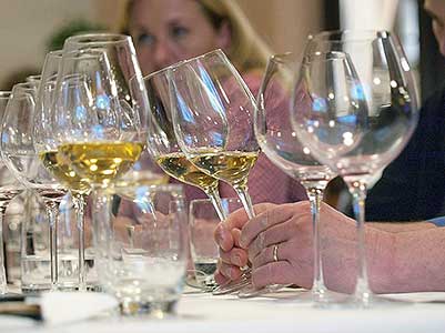 Festival vína Český Krumlov®: Podzimní Fine Dinning ve spojení s víny od Vinselekt Michlovský, Tenis-Centrum 23. 11. 2017, zdroj: Festival vína Český Krumlov® 2017, foto: Jan Schinko jr. (47/50)