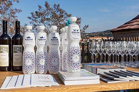 Zahájení Festivalu vína Český Krumlov - slavnostní výsadba vinné révy v kuchyňské zahradě u altánku Paraplíčko v areálu zámku, 26.10.2018, foto: Lubor Mrázek (3/36)