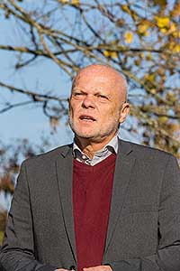 Zahájení Festivalu vína Český Krumlov - slavnostní výsadba vinné révy v kuchyňské zahradě u altánku Paraplíčko v areálu zámku, 26.10.2018, foto: Lubor Mrázek (10/36)