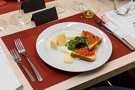 Festival vína Český Krumlov®: Toskánské San Gimignano a jeho vína - ESSENTIA-studio s.r.o. 2.11.2018, foto: Lubor Mrázek (10/60)