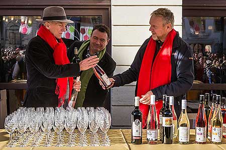 Festival vína Český Krumlov®: Příjezd svatého Martina a ochutnávka Svatomartinského vína 11.11.2018, foto: Lubor Mrázek (17/48)