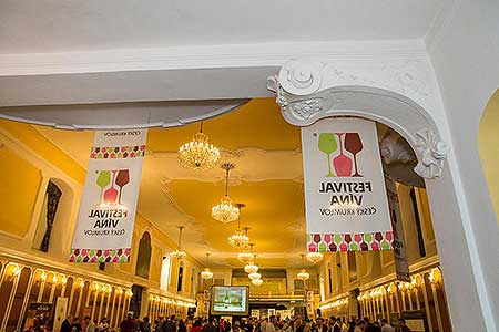 Festival vína Český Krumlov ®: Zámecká slavnost vína, zámecká jízdárna 24.11.2018 (6/156)