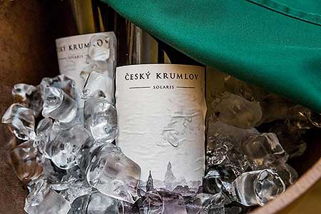 Festival vína Český Krumlov ®: Zámecká slavnost vína, zámecká jízdárna 24.11.2018 (18/156)