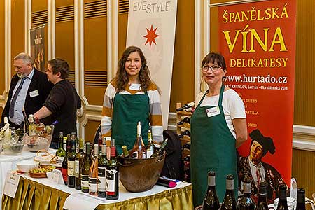 Festival vína Český Krumlov ®: Zámecká slavnost vína, zámecká jízdárna 24.11.2018 (27/156)