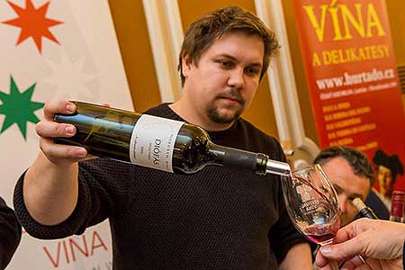 Festival vína Český Krumlov ®: Zámecká slavnost vína, zámecká jízdárna 24.11.2018 (95/156)