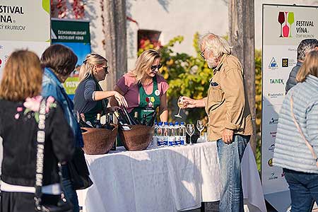 Zahájení Festivalu vína Český Krumlov® na vinici v Klášterní zahradě 7. 10. 2022, foto: Tomáš Kasal (16/64)