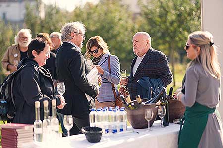 Zahájení Festivalu vína Český Krumlov® na vinici v Klášterní zahradě 7. 10. 2022, foto: Tomáš Kasal (25/64)