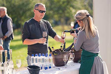 Zahájení Festivalu vína Český Krumlov® na vinici v Klášterní zahradě 7. 10. 2022, foto: Tomáš Kasal (26/64)