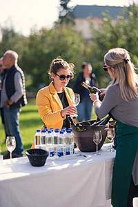 Zahájení Festivalu vína Český Krumlov® na vinici v Klášterní zahradě 7. 10. 2022, foto: Tomáš Kasal (27/64)